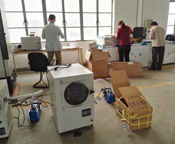 新疆蟲草商訂購一臺小型真空冷凍干燥機(jī)
